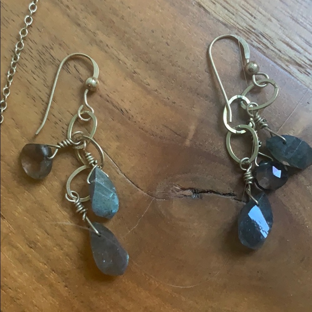 Necklace and earrings - Picture 2 of 3